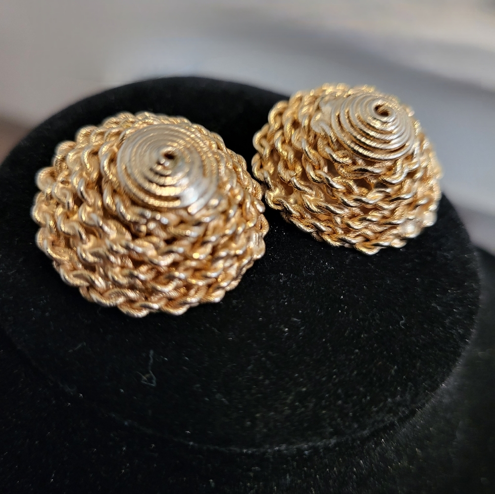 Vintage Kramer Rope Cone Shaped Clip-On Gold Tone Earrings